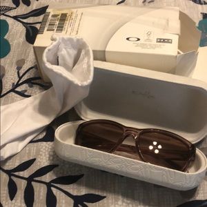 Women’s Oakley sunglasses